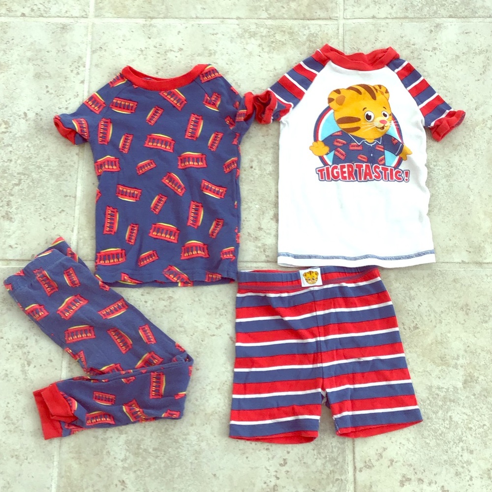 2 pack Daniel Tiger pajamas 4t